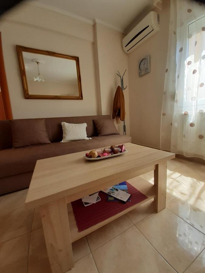 M&T Apartment Kavala Exteriör bild